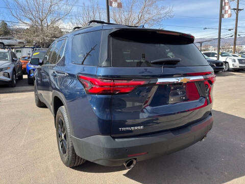 2022 Chevrolet Traverse LT Cloth