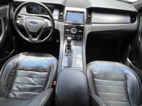 2016 Ford Taurus SHO