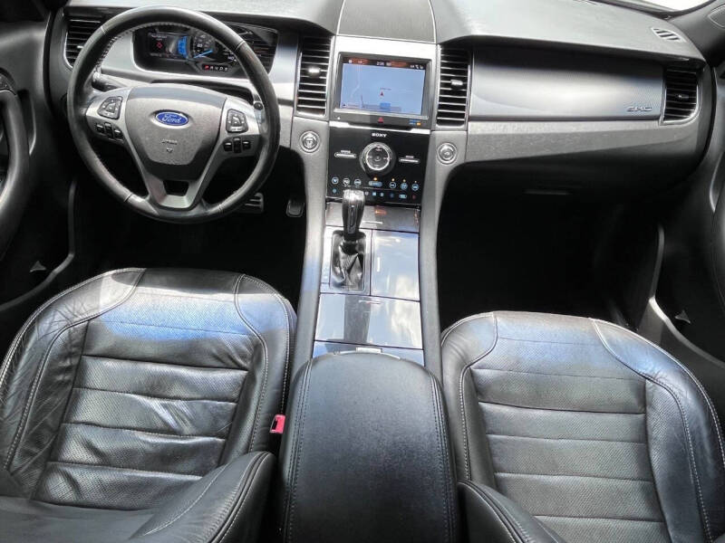 2016 Ford Taurus SHO