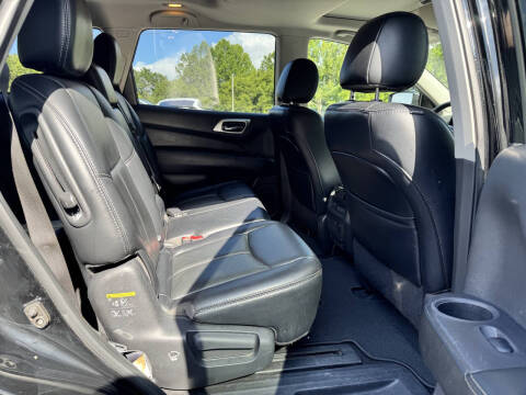 2017 Nissan Pathfinder SL