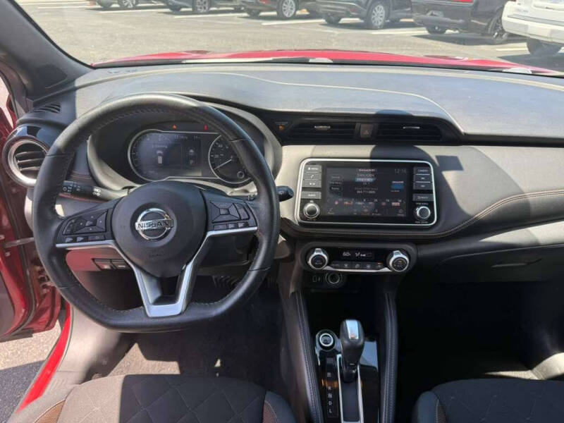 2020 Nissan Kicks SR