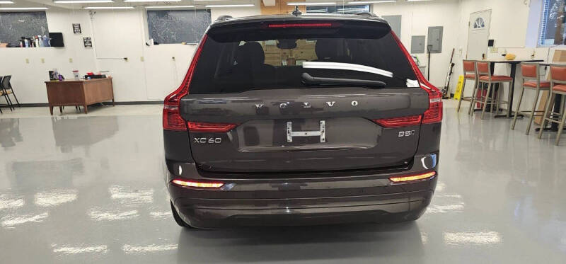 2022 Volvo XC60 B5 Momentum