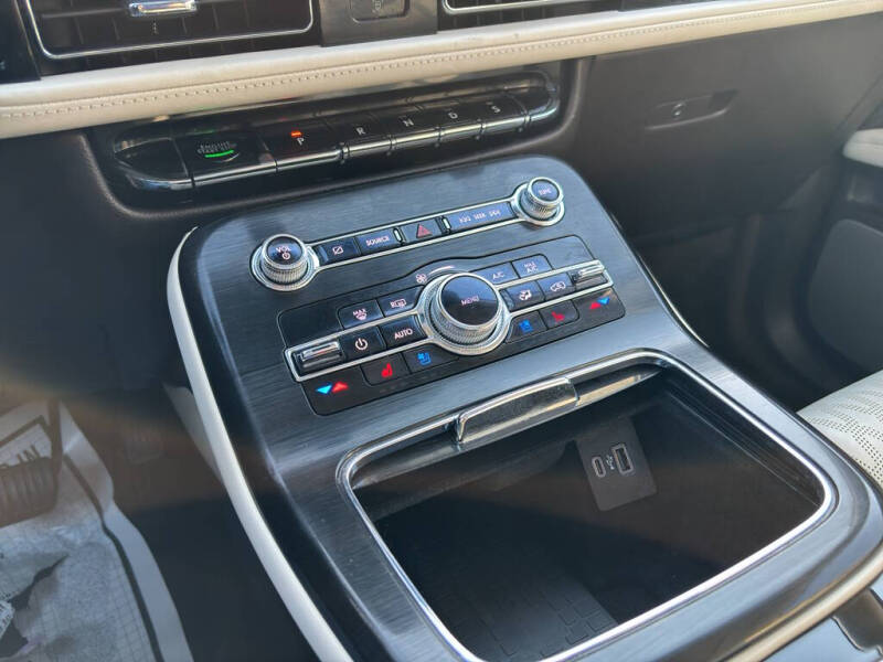 2021 Lincoln Nautilus Black Label