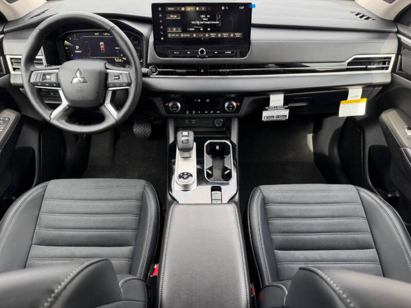 2026 Mitsubishi Outlander SE