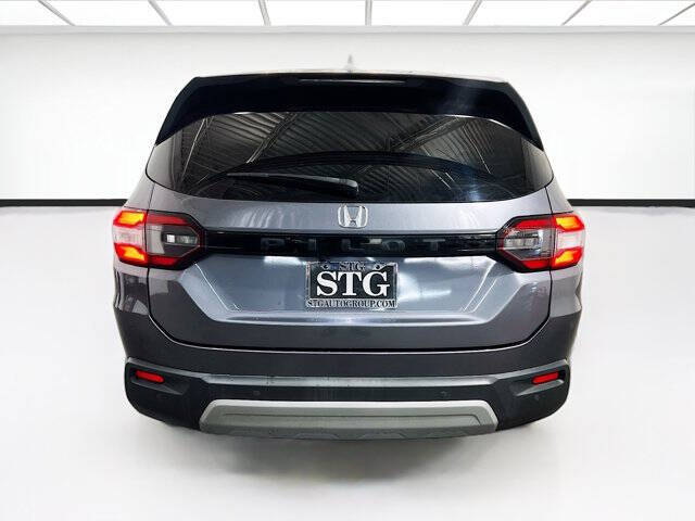 2023 Honda Pilot EX-L w/Rear Captain's Chairs