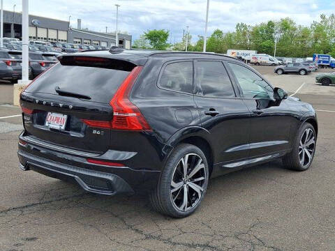 2023 Volvo XC60 B6 Ultimate Dark Theme