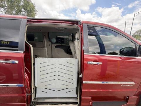 2014 Chrysler Town and Country Touring-L