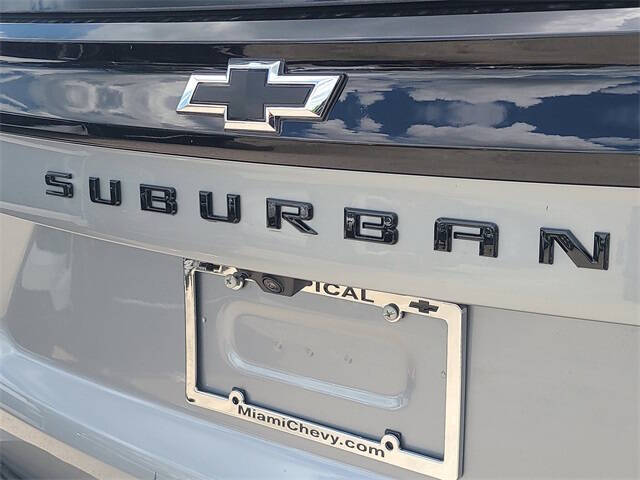 2025 Chevrolet Suburban LT