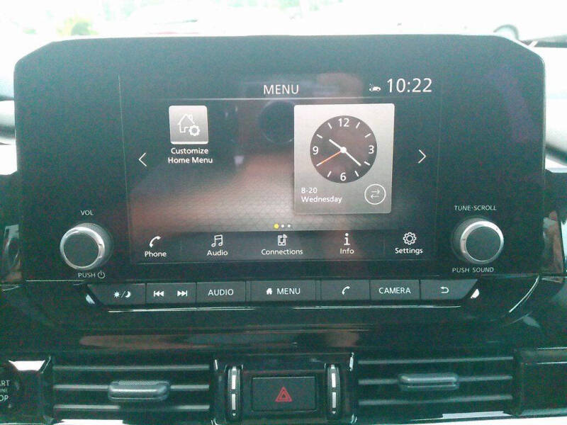 2025 Nissan Pathfinder SV