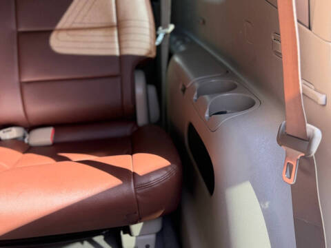 2005 Toyota Sequoia SR5