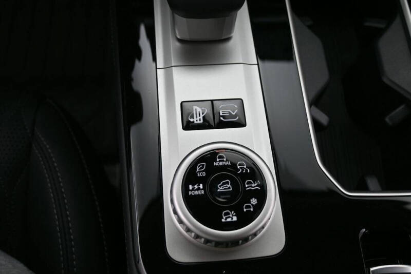 2026 Mitsubishi Outlander PHEV SEL