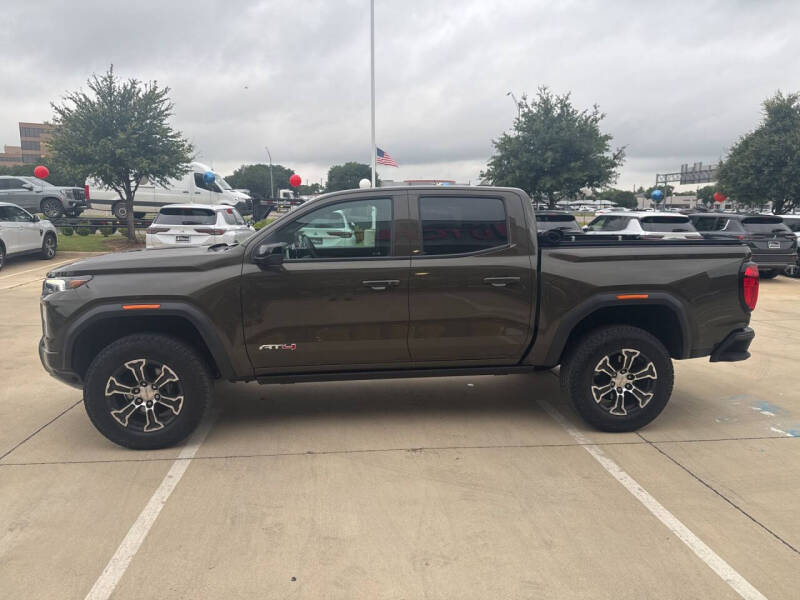2024 GMC Canyon AT4