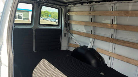 2025 Chevrolet Express 2500
