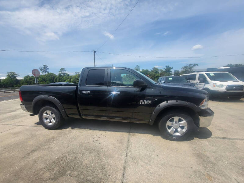 2017 RAM 1500 SLT