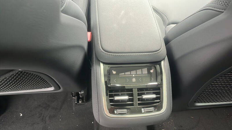 2026 Volvo XC90 B5 Core