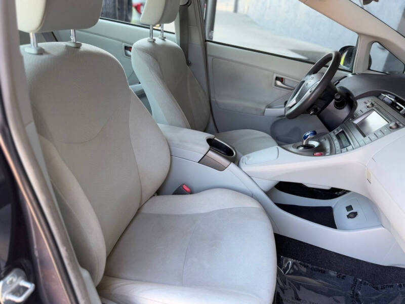 2014 Toyota Prius Two