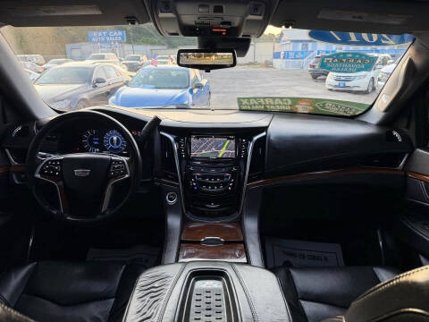 2017 Cadillac Escalade Luxury