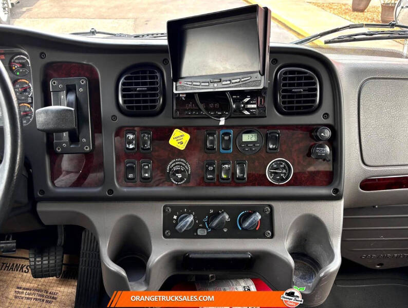2020 Freightliner M2 106