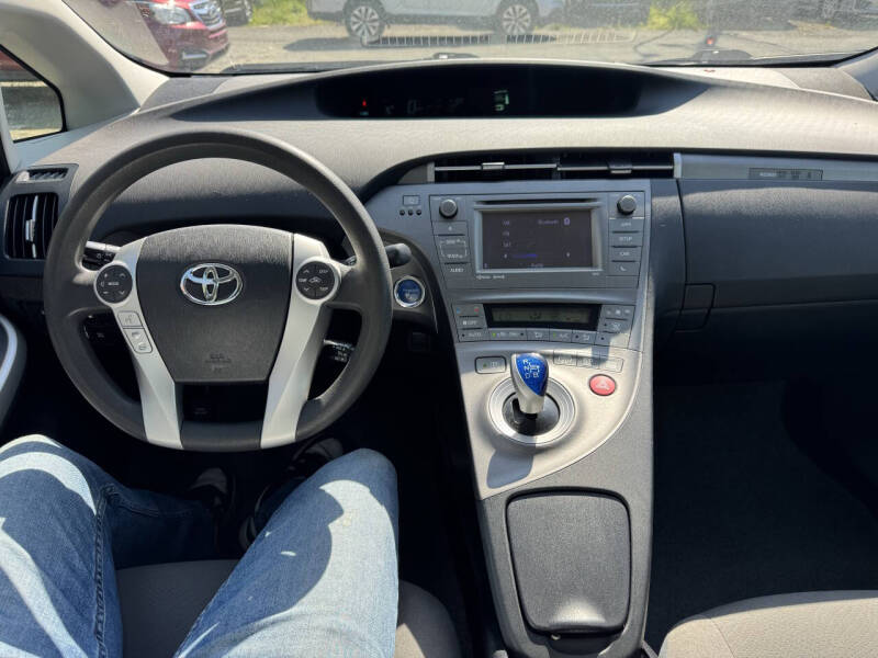 2012 Toyota Prius Plug-in Hybrid Advanced