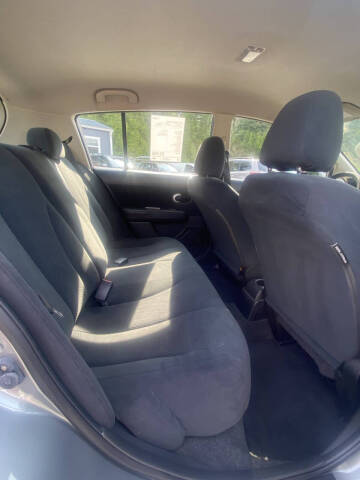 2010 Nissan Versa 1.8 S