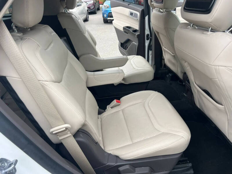 2023 Ford Explorer Hybrid Platinum