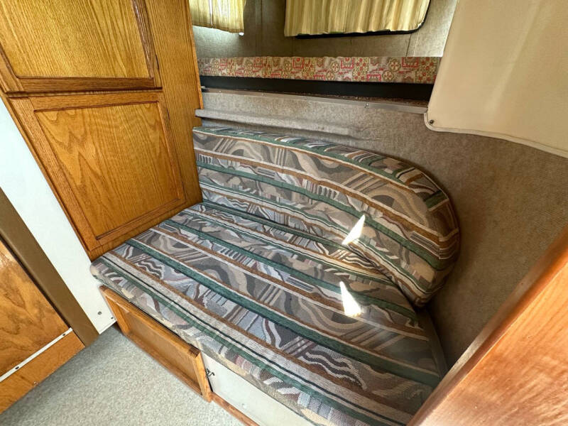 1986 Scamp Fifth Wheel/ Gooseneck Trailer