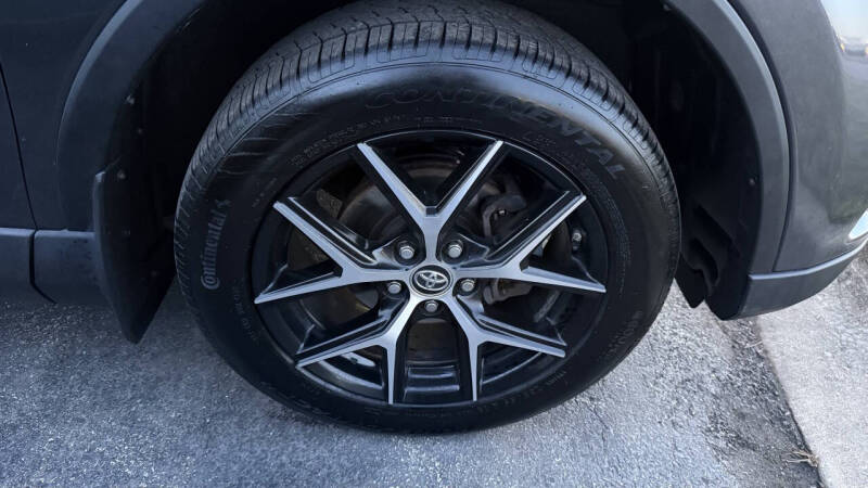 2018 Toyota RAV4 SE