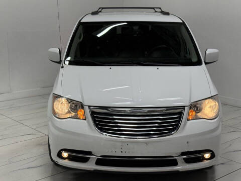2016 Chrysler Town and Country Touring