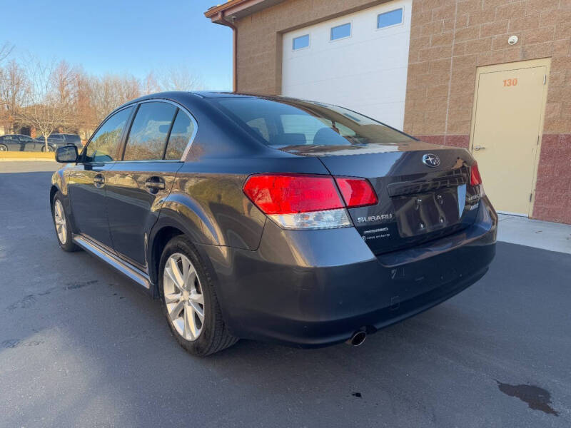 Image 6 of 2013 Subaru Legacy 2.5i Premium