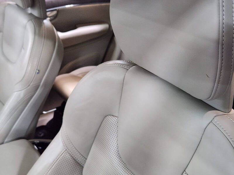 2022 Volvo XC90 T6 Inscription 6-Passenger