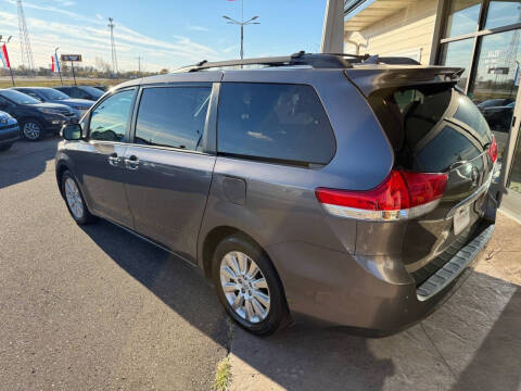 2014 Toyota Sienna Limited 7-Passenger