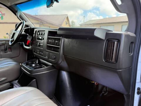 2022 GMC Savana 2500