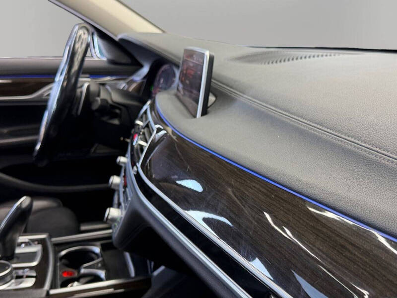2020 BMW 7 Series 740i