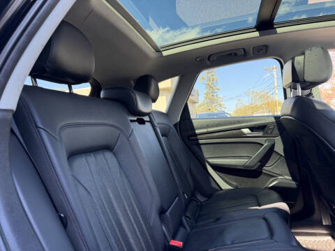 2018 Audi Q5 2.0T quattro Premium Plus