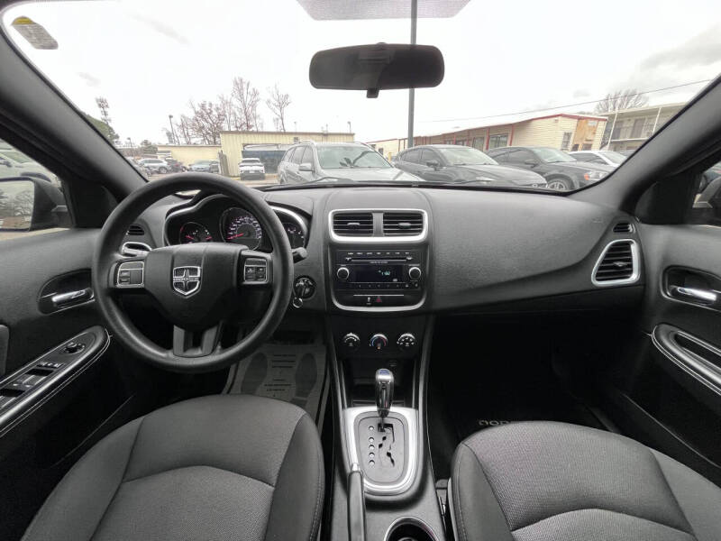 2012 Dodge Avenger SE V6