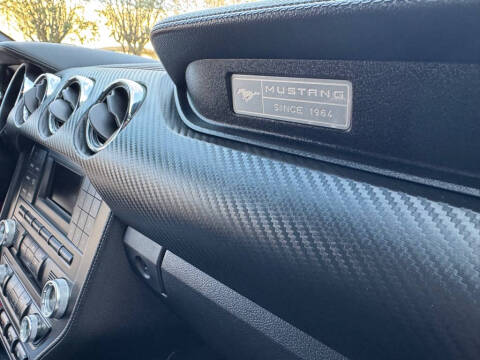 2017 Ford Mustang V6