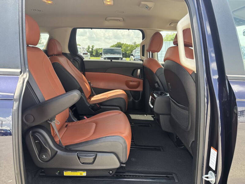 2025 Kia Carnival EX