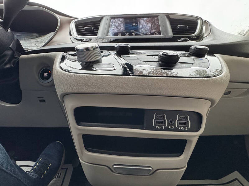 2021 Chrysler Voyager LXi