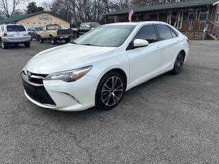 2016 Toyota Camry Special Edition's photo