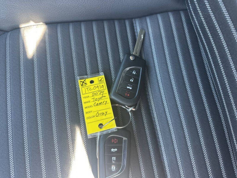 2024 Toyota Camry SE