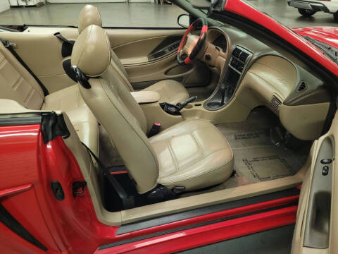 2004 Ford Mustang Deluxe