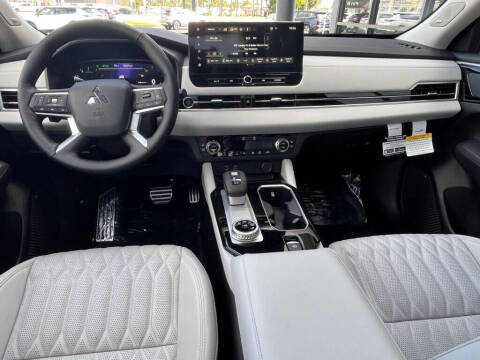 2025 Mitsubishi Outlander SEL