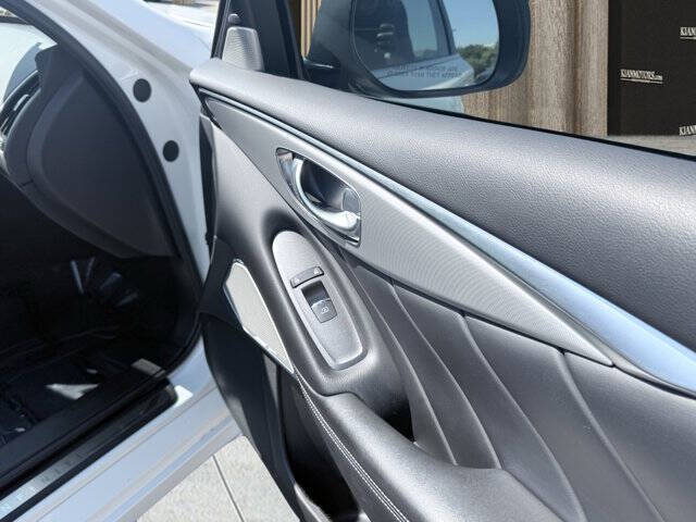 2023 Infiniti Q50 Luxe