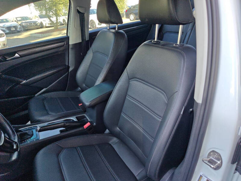 2020 Volkswagen Passat R-Line