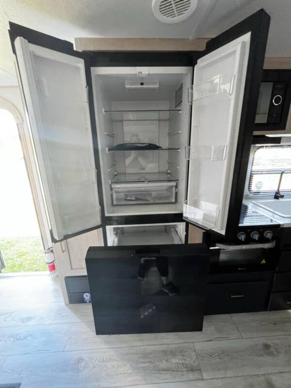 2025 Prime Time RV AVENGER LE 24RLS