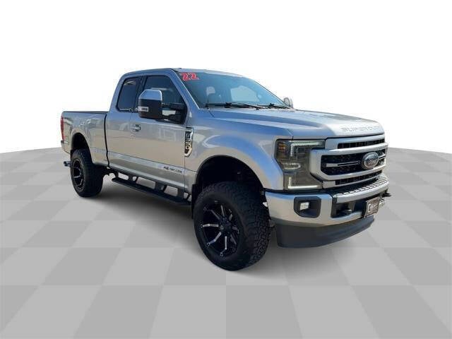 Used 2022 Ford F-350 Super Duty Lariat with VIN 1FT8X3BT8NEC07415 for sale in Waterloo, IA