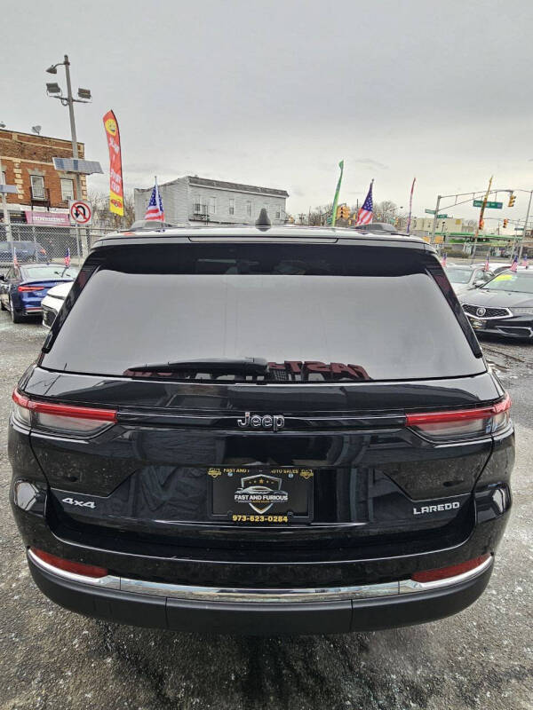 2022 Jeep Grand Cherokee Laredo