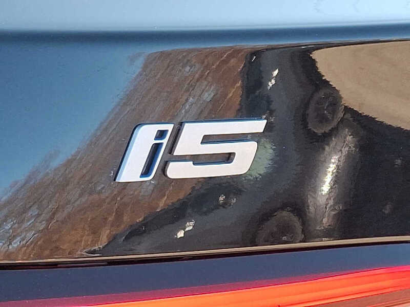 2025 BMW i5 xDrive40