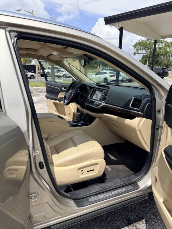 2014 Toyota Highlander Limited Platinum