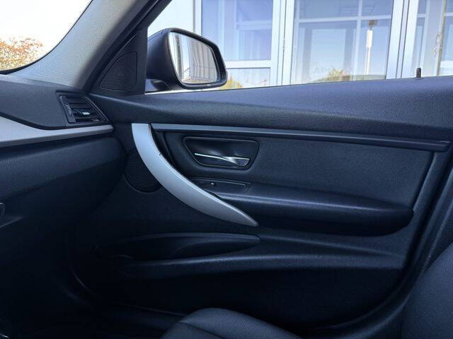 2014 BMW 3 Series 320i